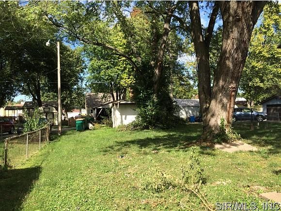 2nd image of 208 E 3rd St