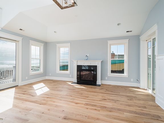5th image of 3602 Wesley Ave #A