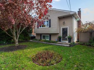 514 48th St, Lindenhurst, NY 11757