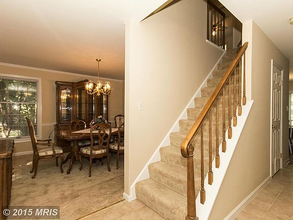 3rd image of 14 Woodsmen Ct
