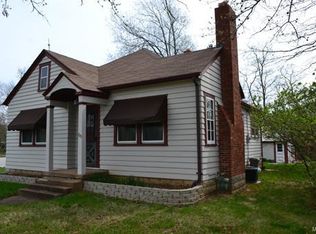 220 Henry Ave, Ballwin, MO 63011