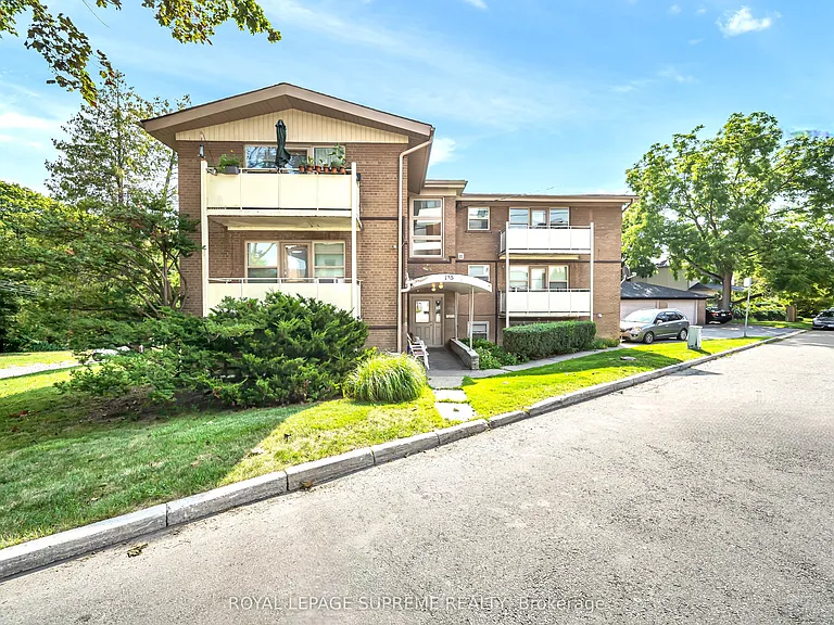 135 Kingsway Cres #4 — Photo 4