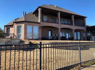 2523 Pebble Dr, Granbury, TX 76048