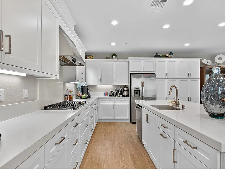 1733 Artemisia Ct — Photo 11