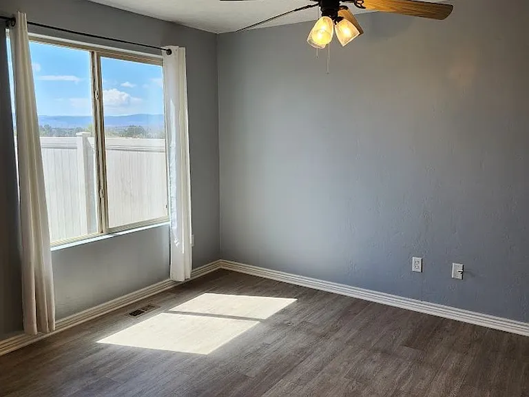 1000 E Bluff View Dr #94 — Photo 7