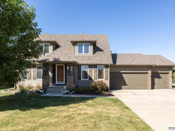 21002 Schofield Dr, Gretna, NE 68028