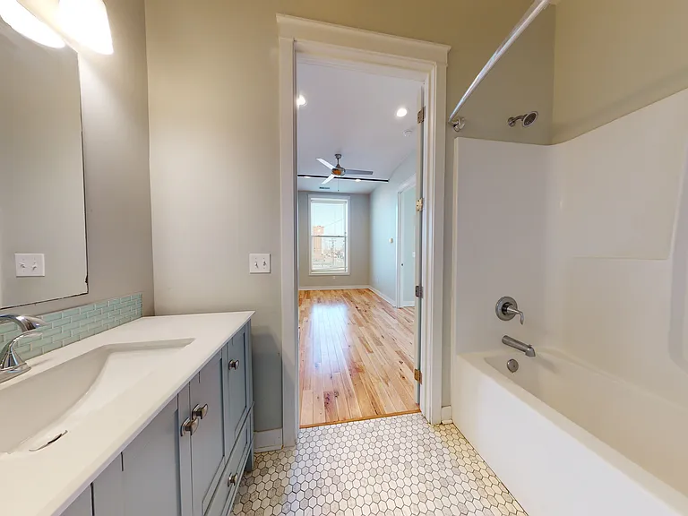 320 N Pine St #202 — Photo 10
