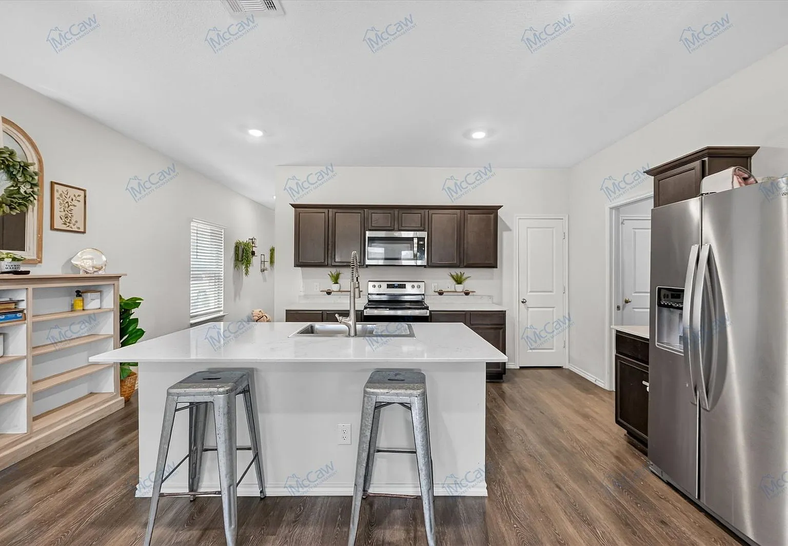 3 bed, 2.5 bath, 2057 sqft, $2,400 — Photo 3