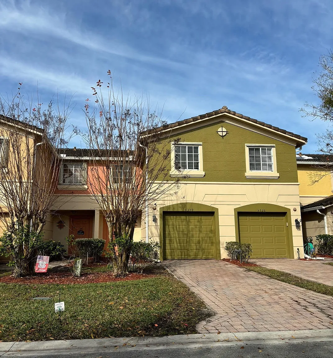 3 bed, 2.5 bath, 1492 sqft, $2,200 — Photo 1