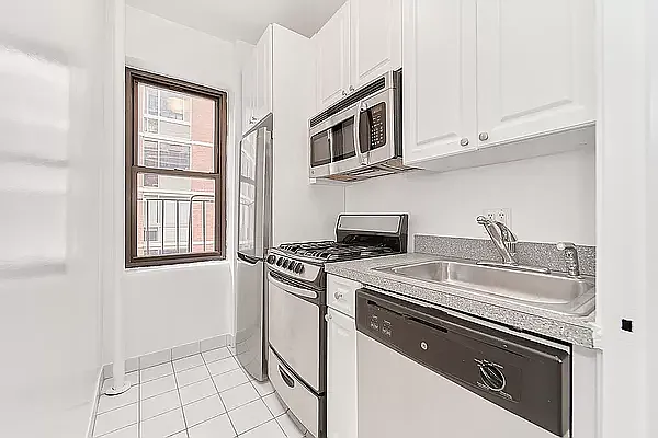 Rented by Living New York | media 8