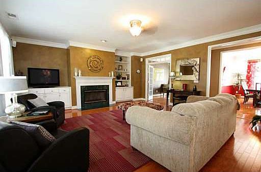 5th image of 1092 Queensgate Dr SE