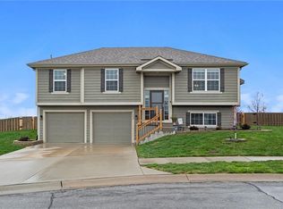 706 Quincy Ct, Belton, MO 64012