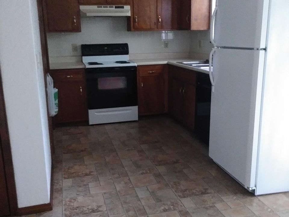 2nd image of 2561 Lisa Dr
