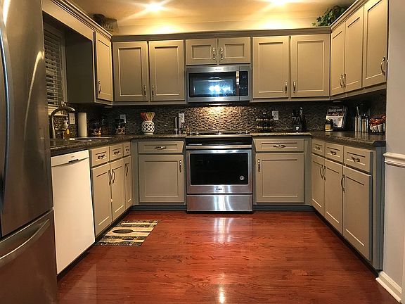 3rd image of 2319 Crown Hill Dr