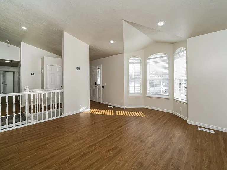 2076 Allison Way — Photo 6