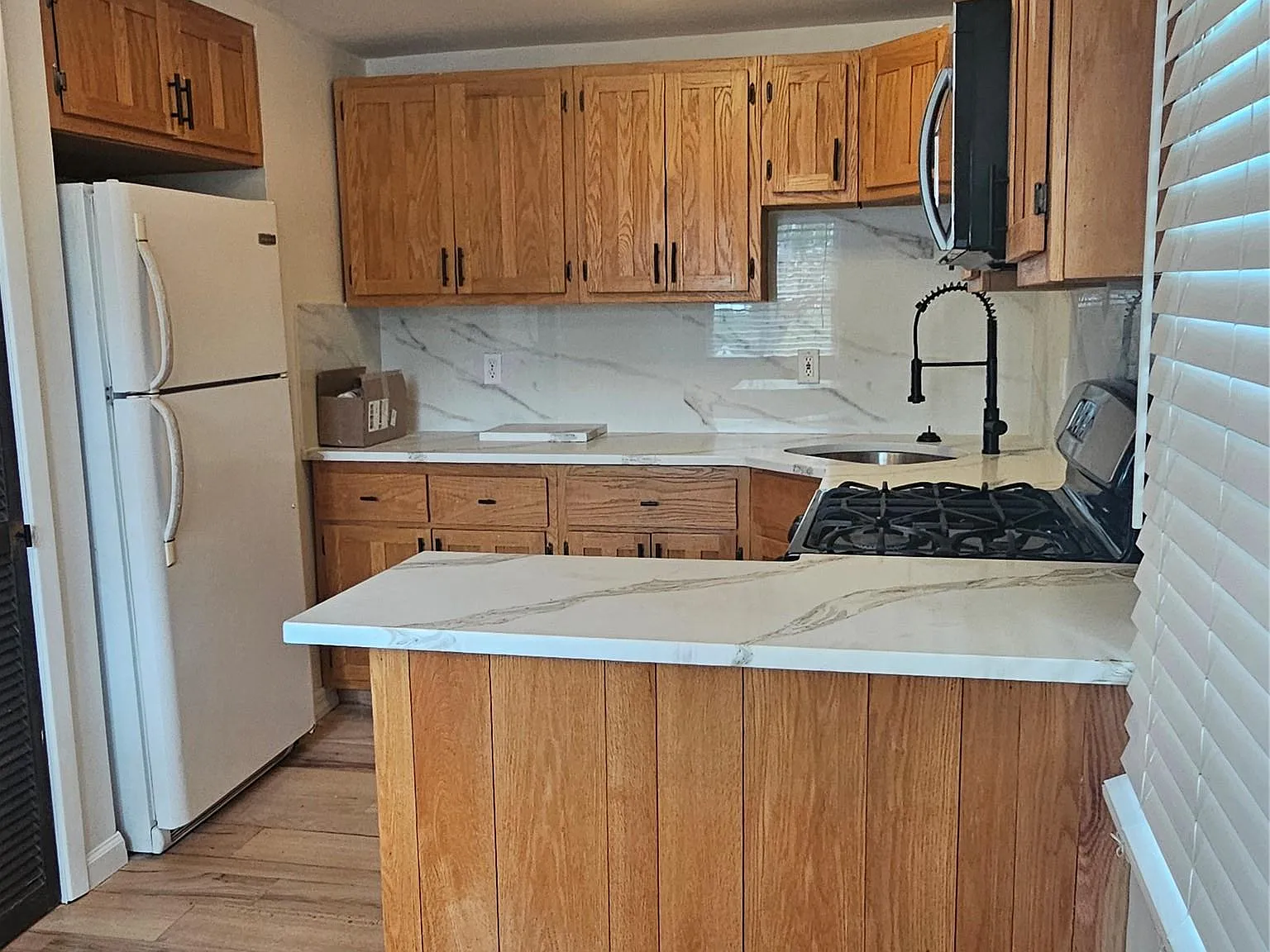 2 bed, 1.0 bath, 1500 sqft, $3,200 — Photo 4