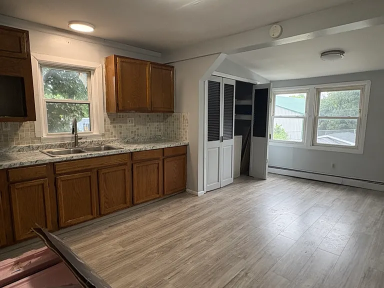 208 Main St #B — Photo 15