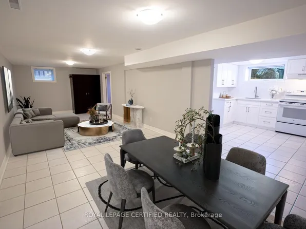 3519 Palgrave Rd, Mississauga, ON L5B 1W1