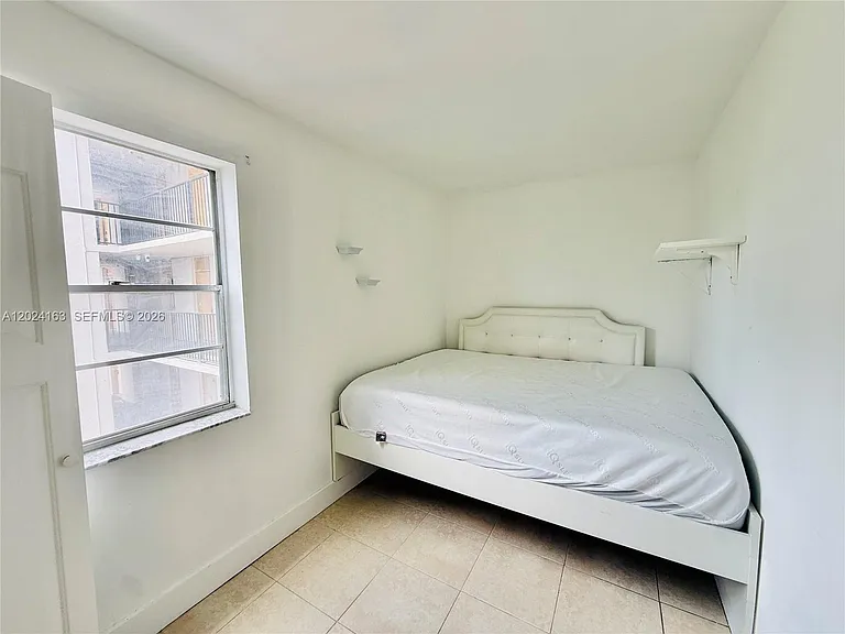 12590 NE 16th Ave #412 — Photo 7