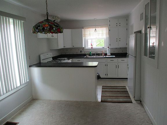 3rd image of 603 Center St