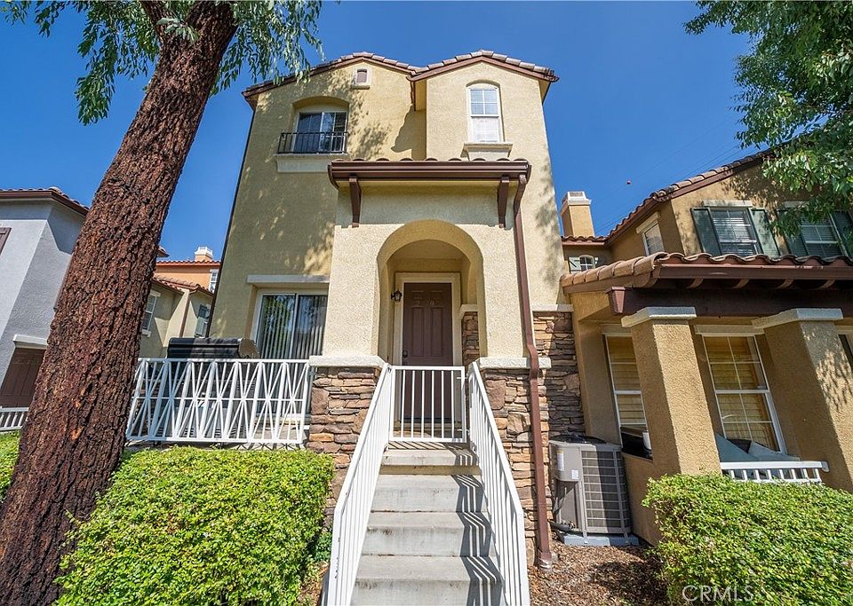 1st image of 28209 Canterbury Ct