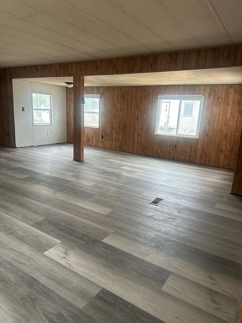 Golden Rail Trailer Park — Photo 2
