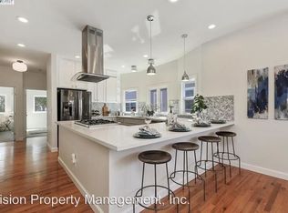 1518 Myrtle St, Oakland, CA 94607