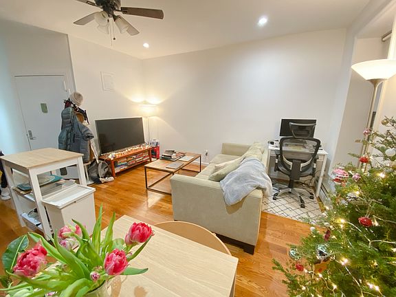 2nd image of 52 Lexington Ave Penthouse 3