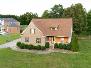 8100 Shamarli Ct, Browns Summit, NC 27214