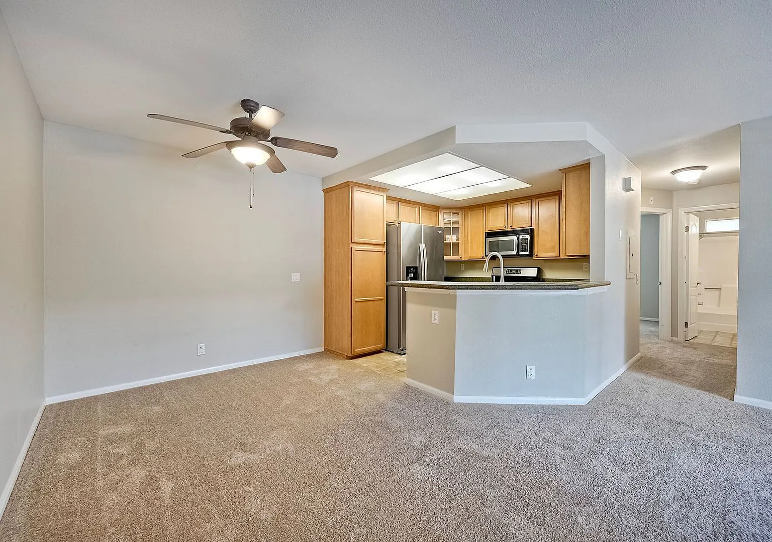 2 bed, 2.0 bath, 866 sqft, $2,950 — Photo 4
