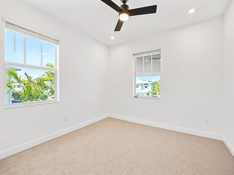 3552 NW Solange Ct — Photo 27
