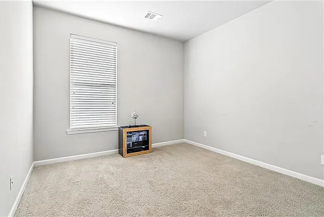 697 Lakeshore Village Dr — Photo 16