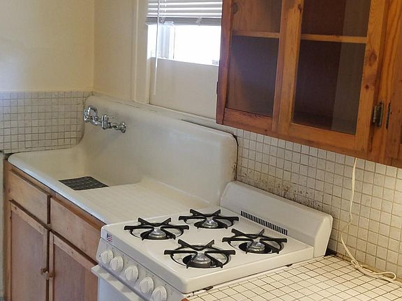 kitchen with gas cooking