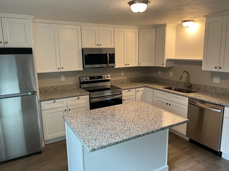 125 N Washington St #6 — Photo 5
