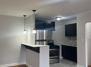 2 Manchester Pl, Newark, NJ 07104