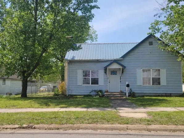 709 Walnut St, Doniphan, MO 63935