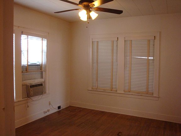 5th image of 1727 Hicks Ave