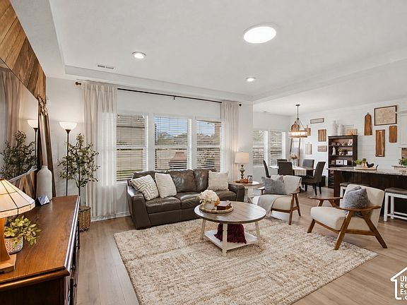 4th image of 2089 S Bullrush Pkwy