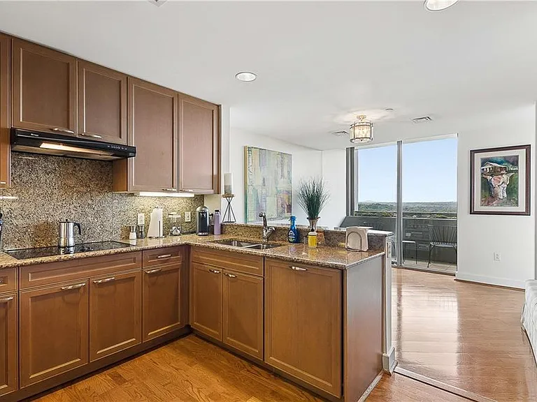 700 Park Regency Pl NE #1607 — Photo 11