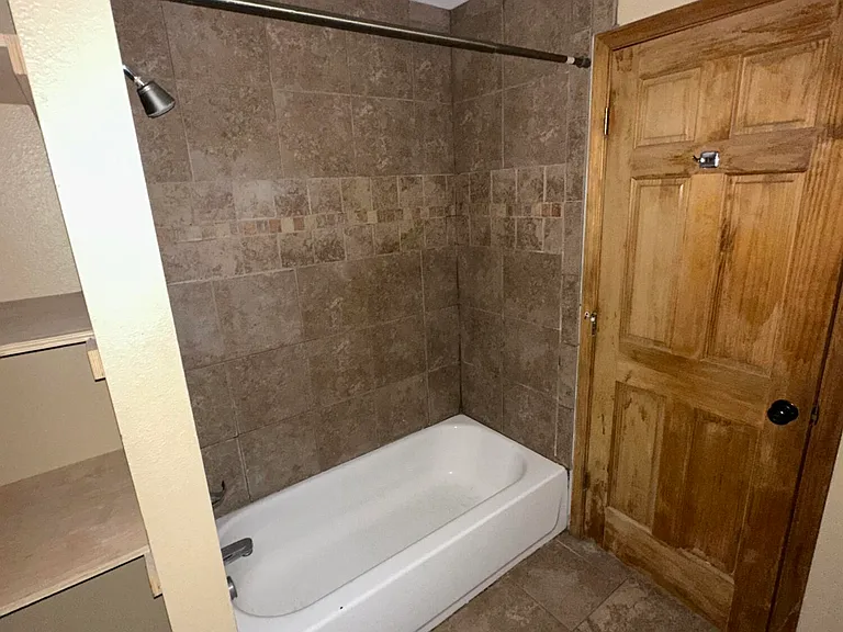 111 Springdale Ave #B — Photo 8