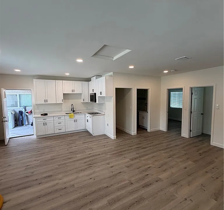 5252 Sierra St