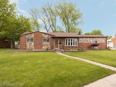 35434 Golden Dr, Clinton Township, MI, 48035