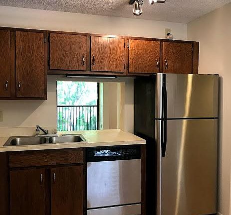 4th image of 4518 NW 20th St #476A