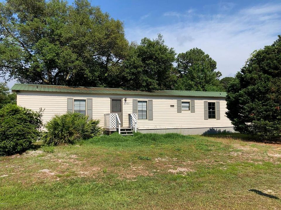 1st image of 2001 Twin Oaks Dr