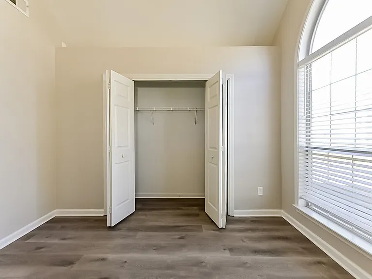 210 Coldsprings Ct — Photo 12