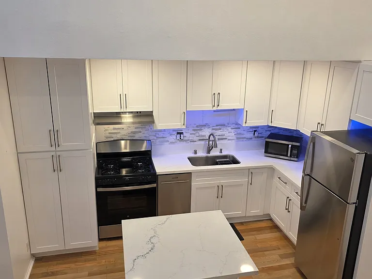 1230 N June St #217 — Photo 6