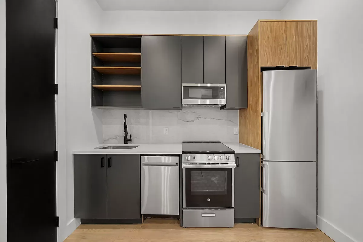 Building Photo - 73 Columbia St #3A