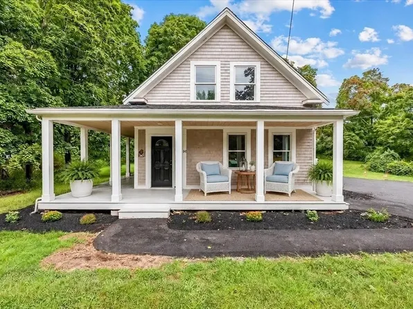 145 Plymouth St, Carver, MA 02330