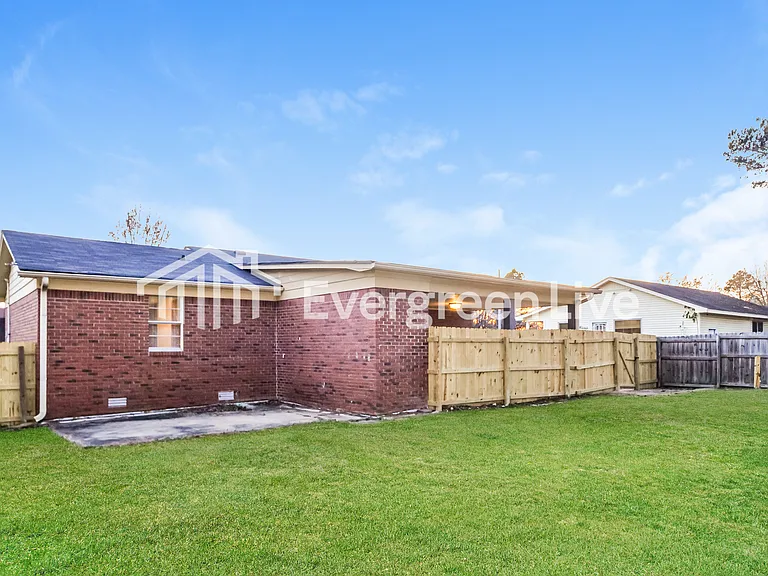 1107 Highland St — Photo 15