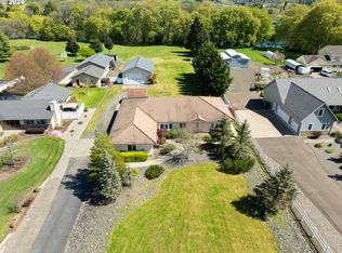 137 Laurie Ln, Roseburg, OR 97471